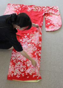 着物のたたみ方　７